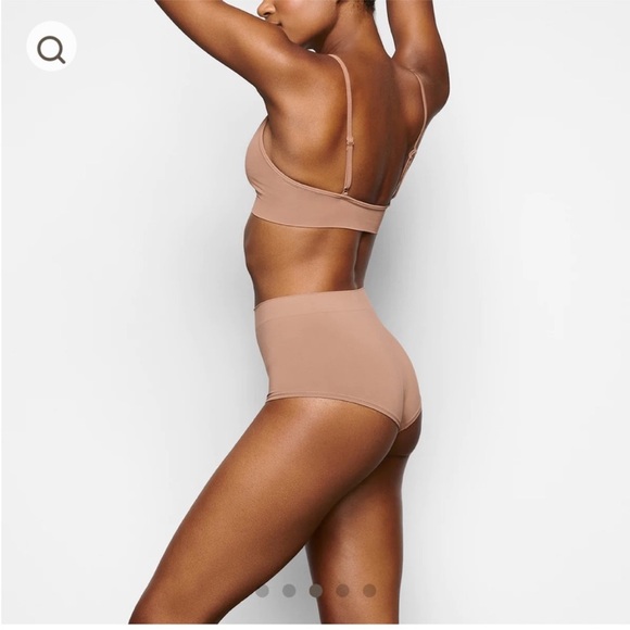 NWT SKIMS soft smoothing seamless boy short - Picture 4 of 8